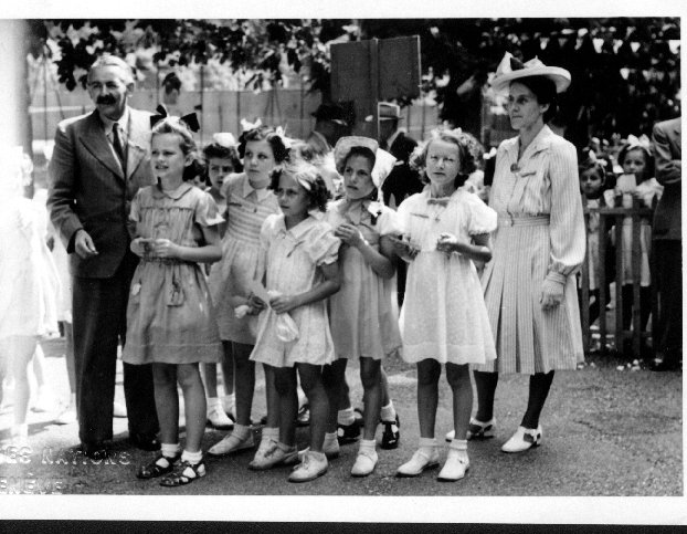 Geneva School.jpg (78021 bytes)