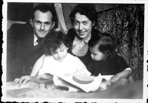 Mar. my fam..jpg (41487 bytes)